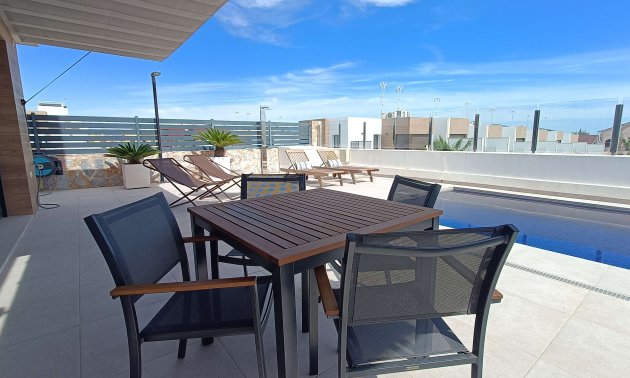 Resale - Villa -
Algorfa - La Finca Golf Resort