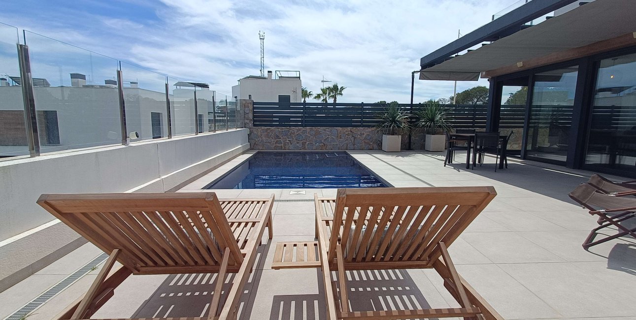 Resale - Villa -
Algorfa - La Finca Golf Resort