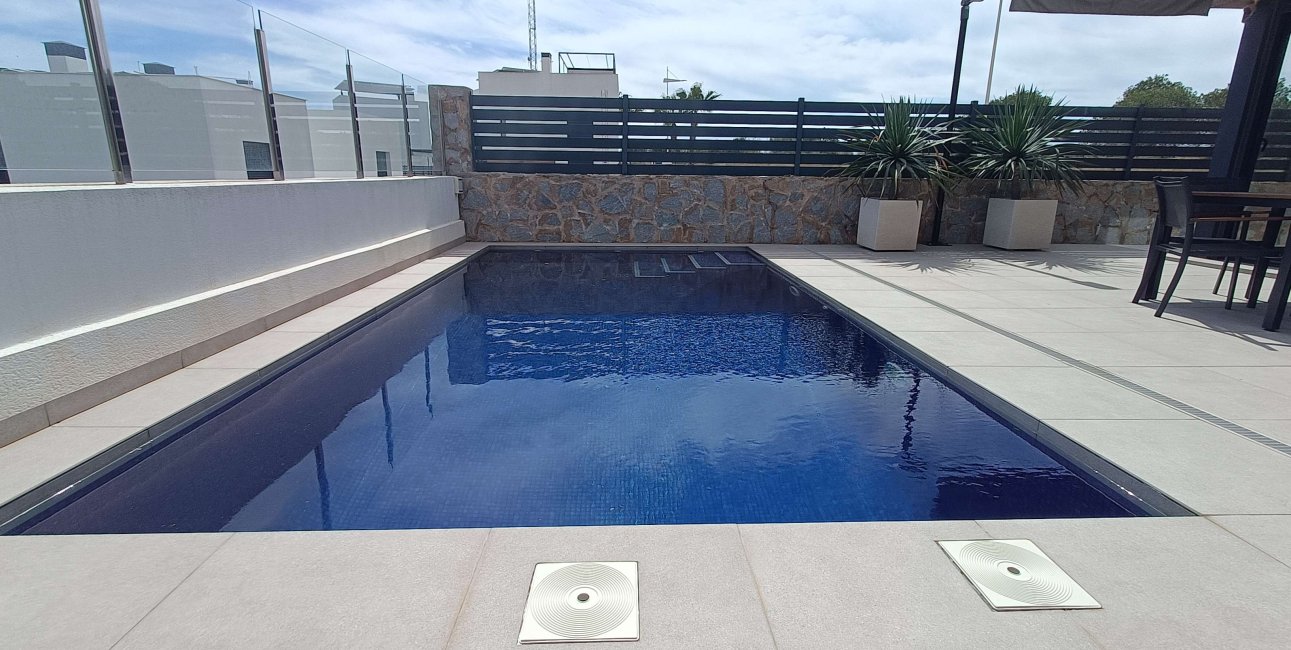 Resale - Villa -
Algorfa - La Finca Golf Resort