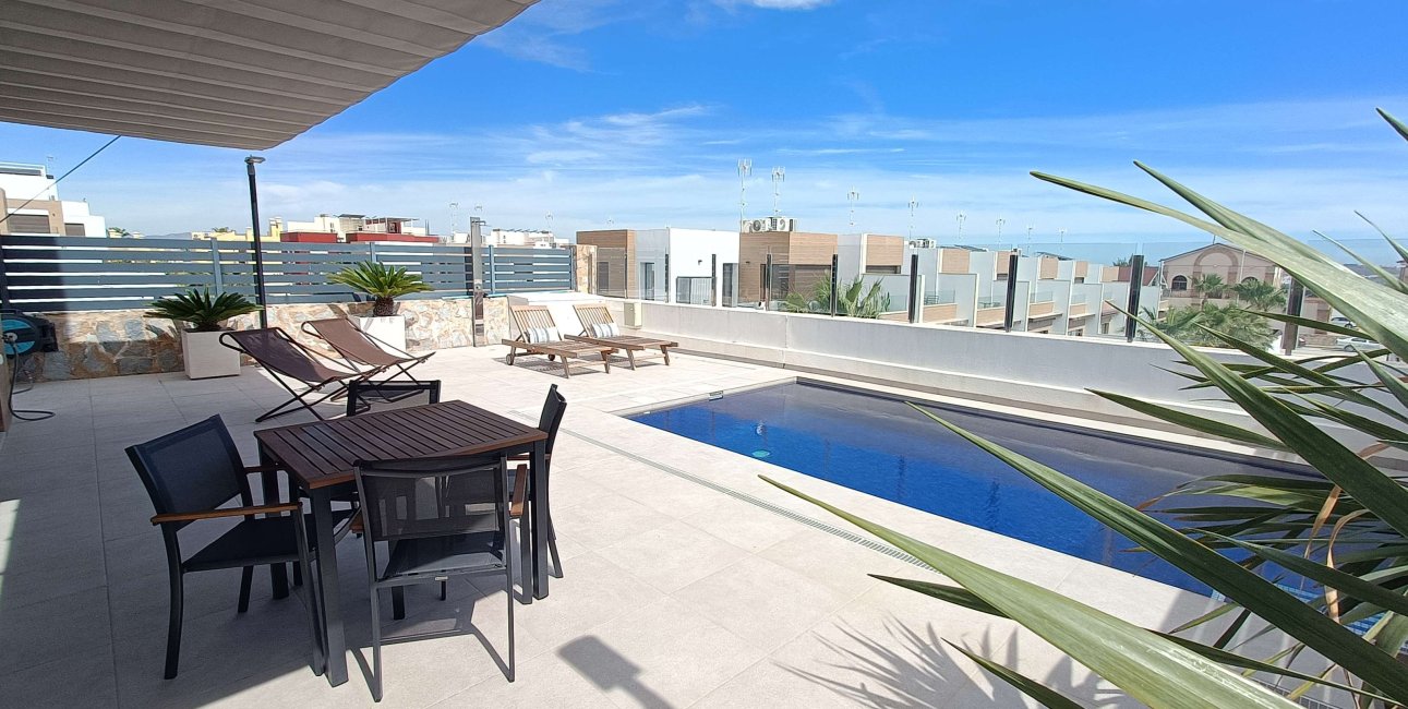 Resale - Villa -
Algorfa - La Finca Golf Resort