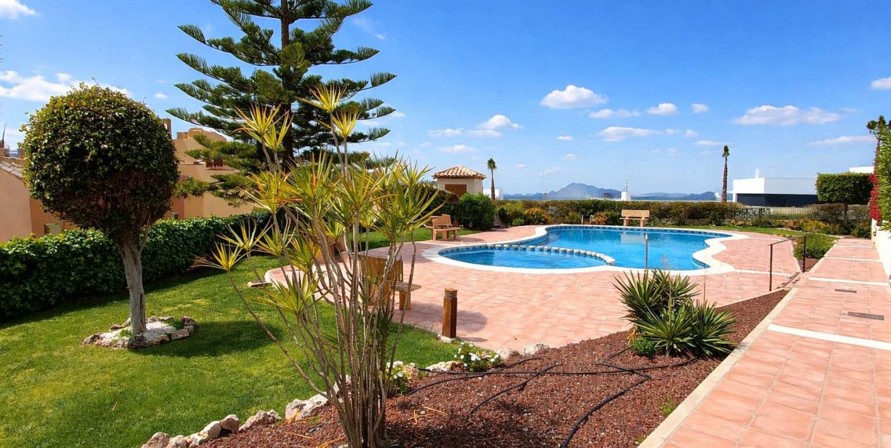 Resale - Apartment / flat -
Algorfa - La Finca Golf Resort