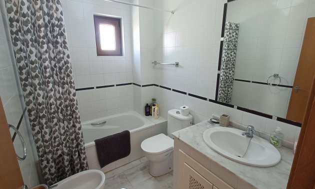 Resale - Apartment / flat -
Algorfa - La Finca Golf Resort