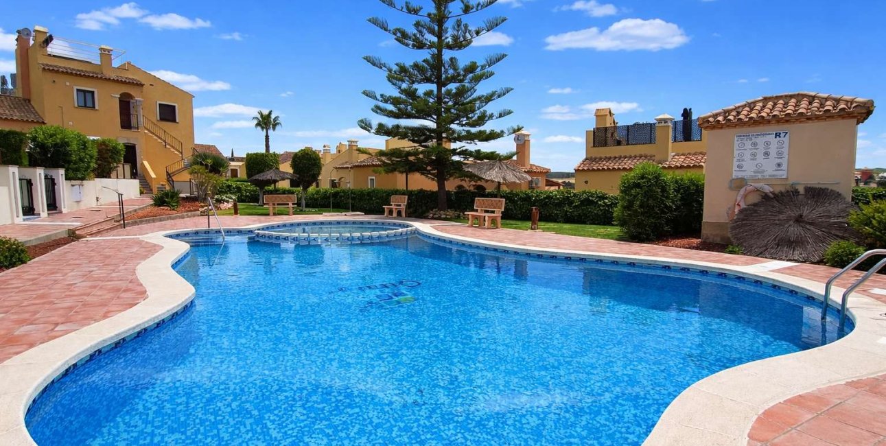 Resale - Apartment / flat -
Algorfa - La Finca Golf Resort