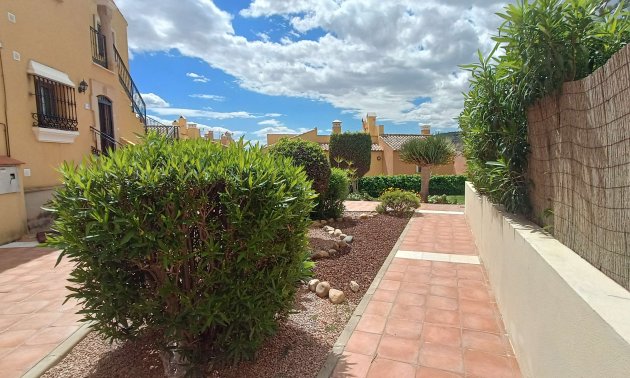 Resale - Apartment / flat -
Algorfa - La Finca Golf Resort