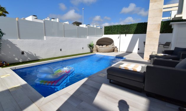 Resale - Villa -
Orihuela Costa - Lomas de Cabo Roig