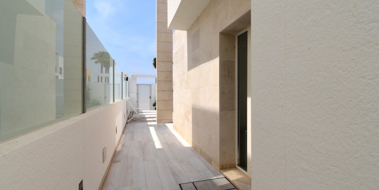 Resale - Villa -
Orihuela Costa - Lomas de Cabo Roig