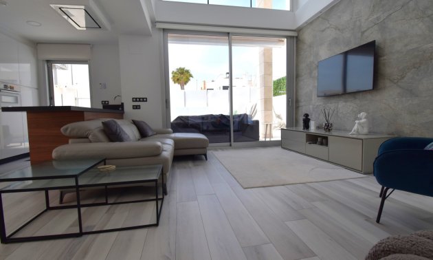 Resale - Villa -
Orihuela Costa - Lomas de Cabo Roig