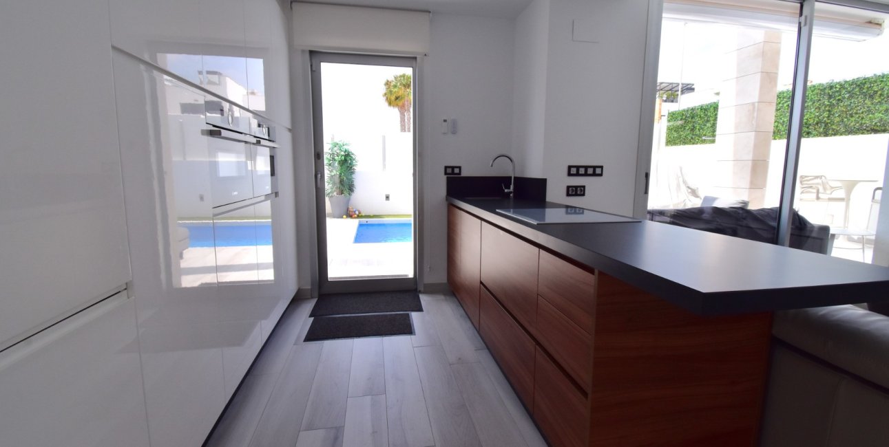 Resale - Villa -
Orihuela Costa - Lomas de Cabo Roig