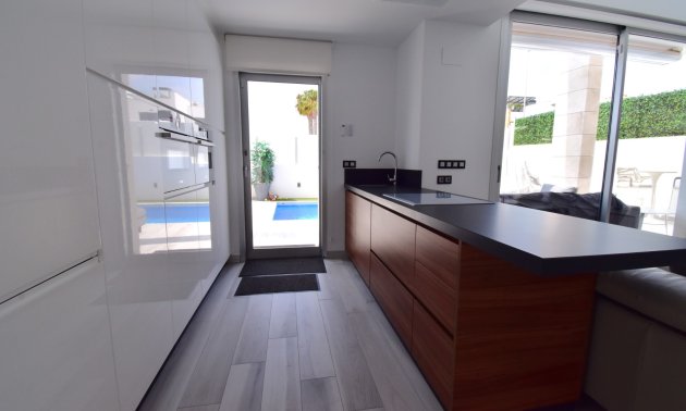 Resale - Villa -
Orihuela Costa - Lomas de Cabo Roig