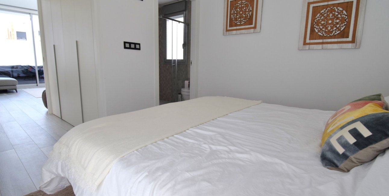 Resale - Villa -
Orihuela Costa - Lomas de Cabo Roig