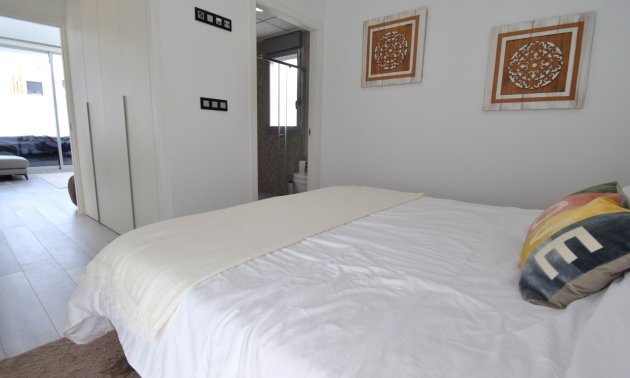 Resale - Villa -
Orihuela Costa - Lomas de Cabo Roig