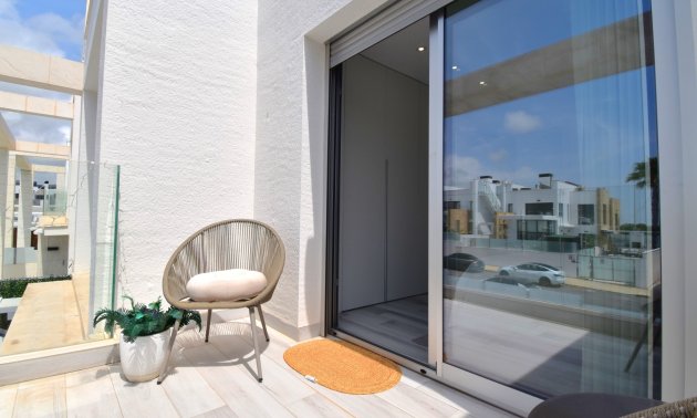Resale - Villa -
Orihuela Costa - Lomas de Cabo Roig