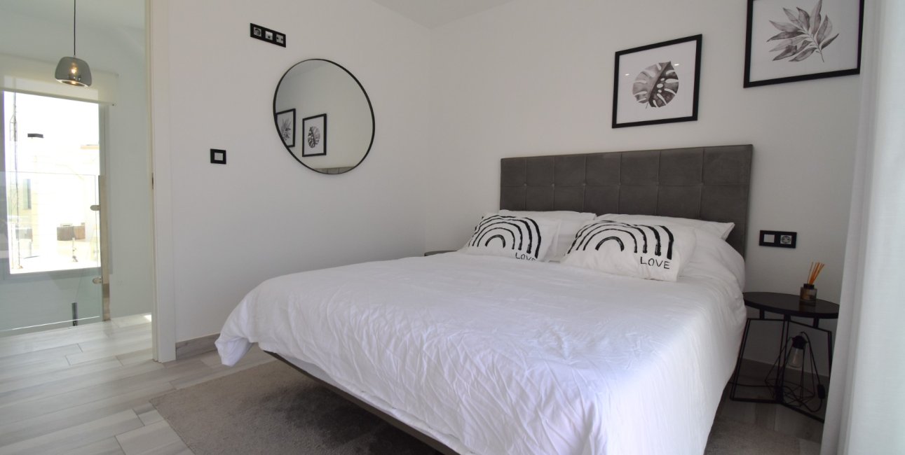 Resale - Villa -
Orihuela Costa - Lomas de Cabo Roig