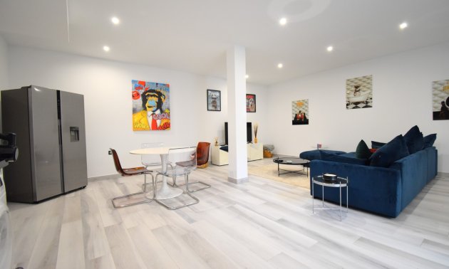 Resale - Villa -
Orihuela Costa - Lomas de Cabo Roig