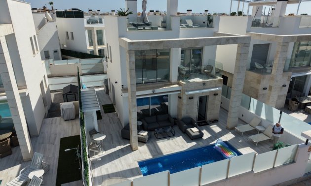 Resale - Villa -
Orihuela Costa - Lomas de Cabo Roig