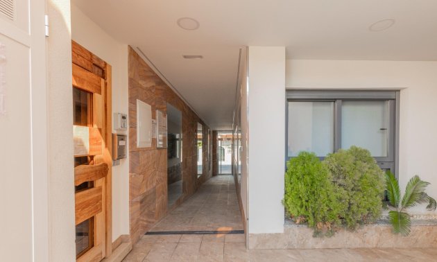 Resale - Apartment / flat -
Torrevieja - Frutales - Rosaleda
