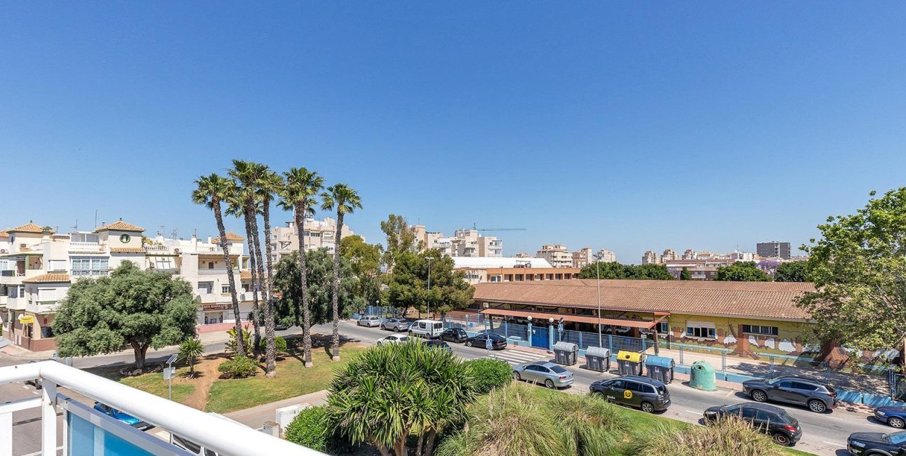Resale - Penthouse -
Torrevieja - Estacion de autobuses