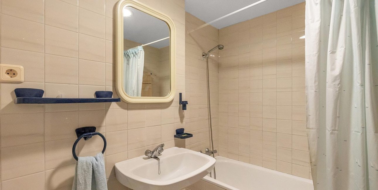 Resale - Apartment / flat -
Torrevieja - Estacion de autobuses