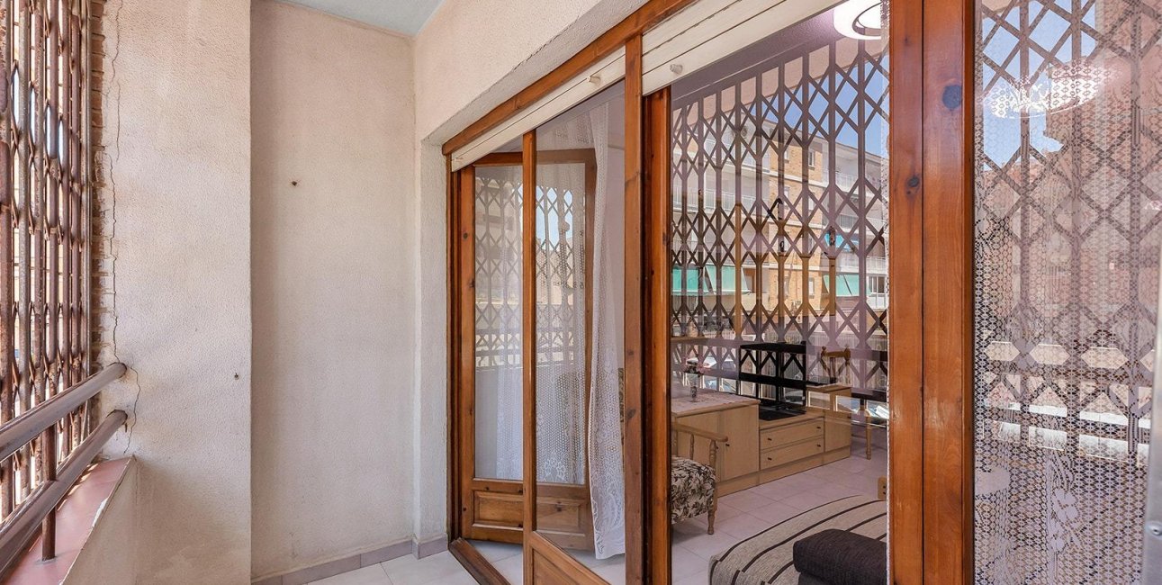 Resale - Apartment / flat -
Torrevieja - Estacion de autobuses