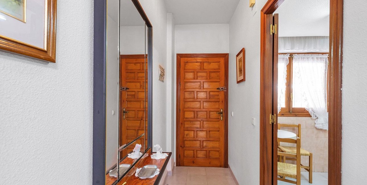 Resale - Apartment / flat -
Torrevieja - Estacion de autobuses