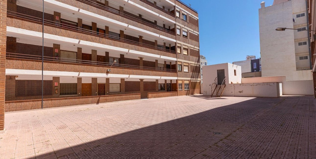 Resale - Apartment / flat -
Torrevieja - Estacion de autobuses