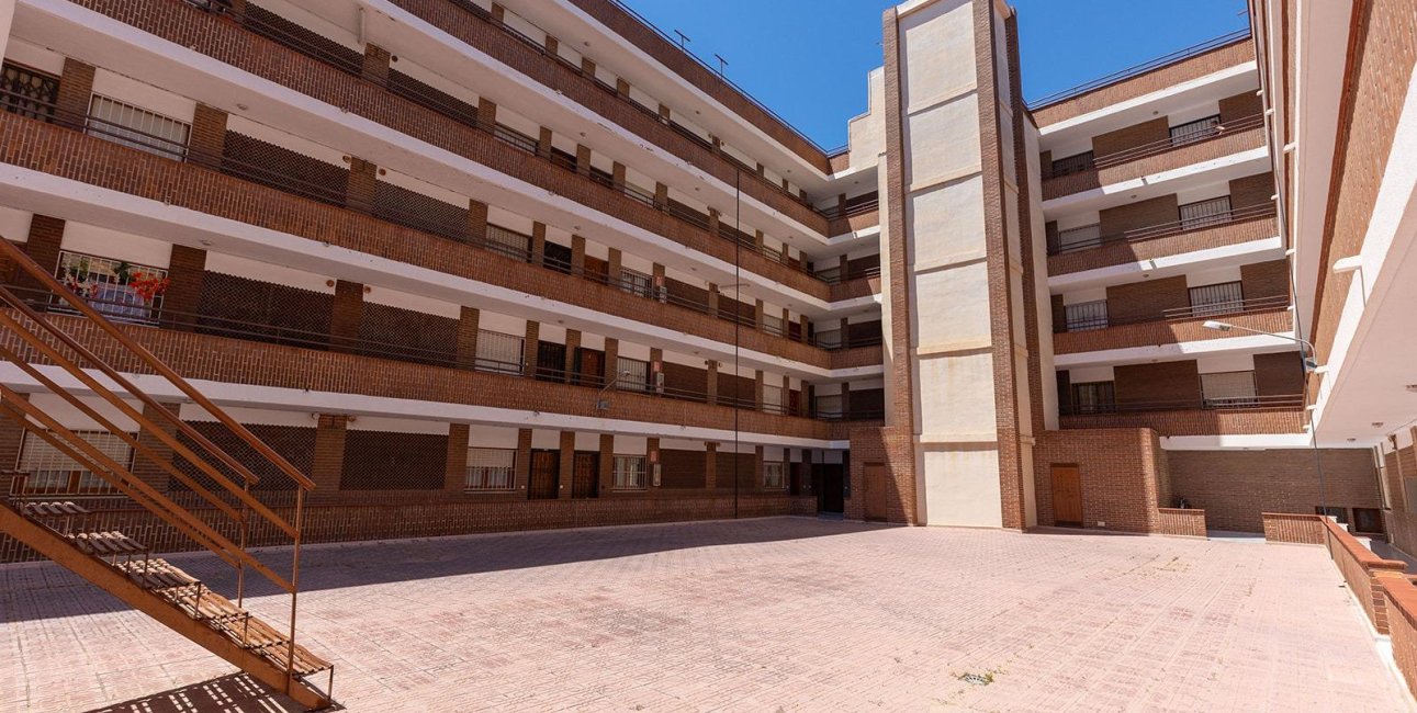Resale - Apartment / flat -
Torrevieja - Estacion de autobuses