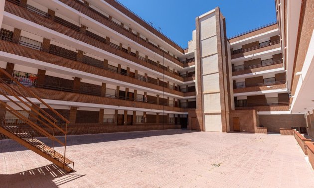 Resale - Apartment / flat -
Torrevieja - Estacion de autobuses