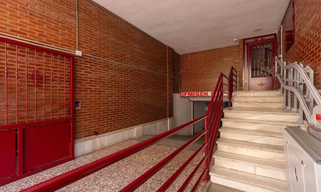 Resale - Apartment / flat -
Torrevieja - Estacion de autobuses