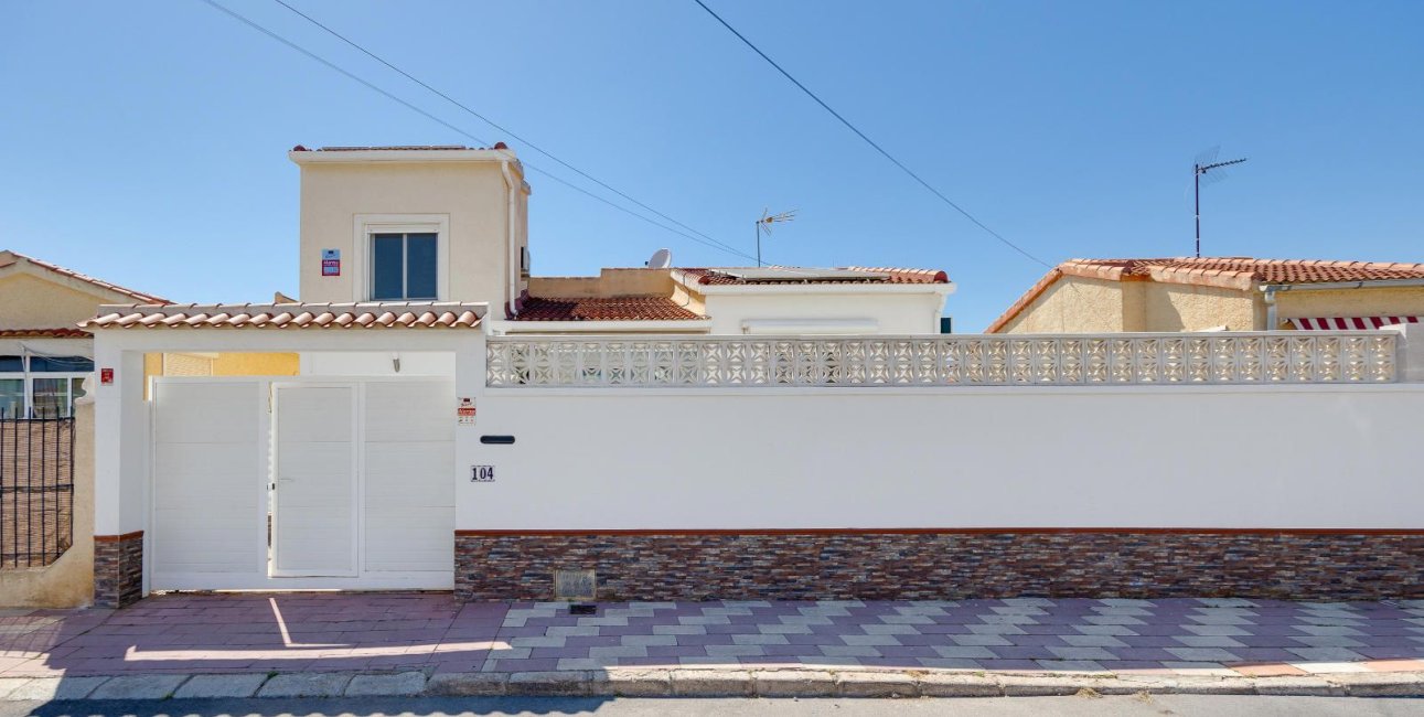 Resale - Villa -
San Fulgencio - La Marina