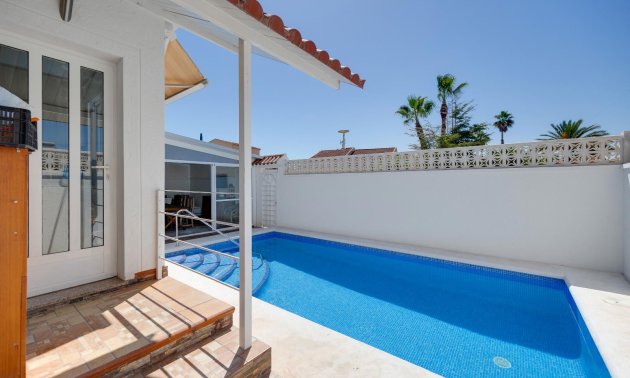 Resale - Villa -
San Fulgencio - La Marina