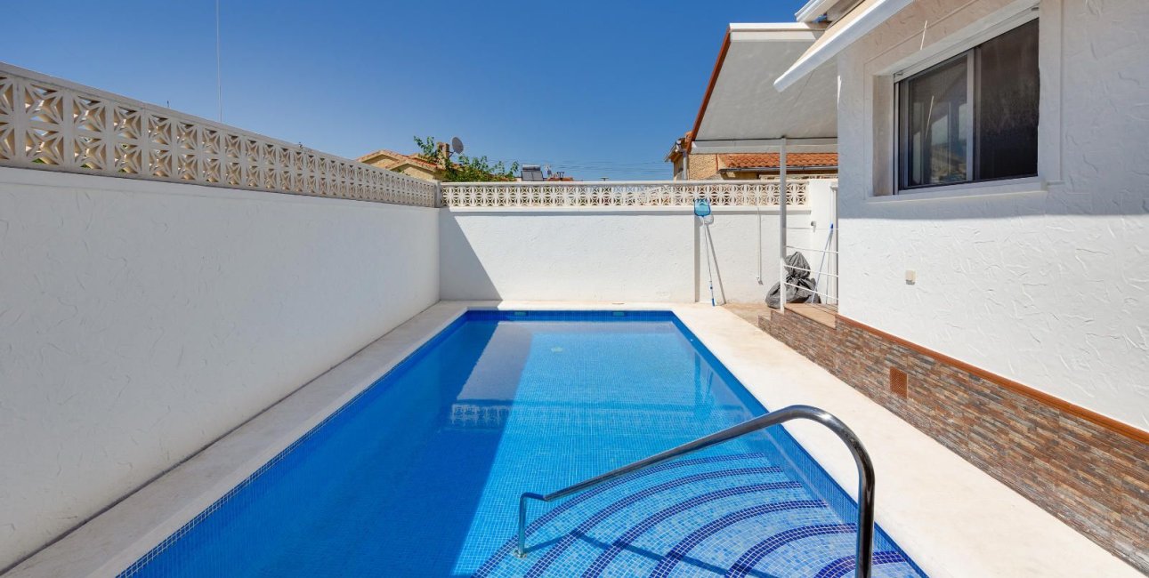 Resale - Villa -
San Fulgencio - La Marina