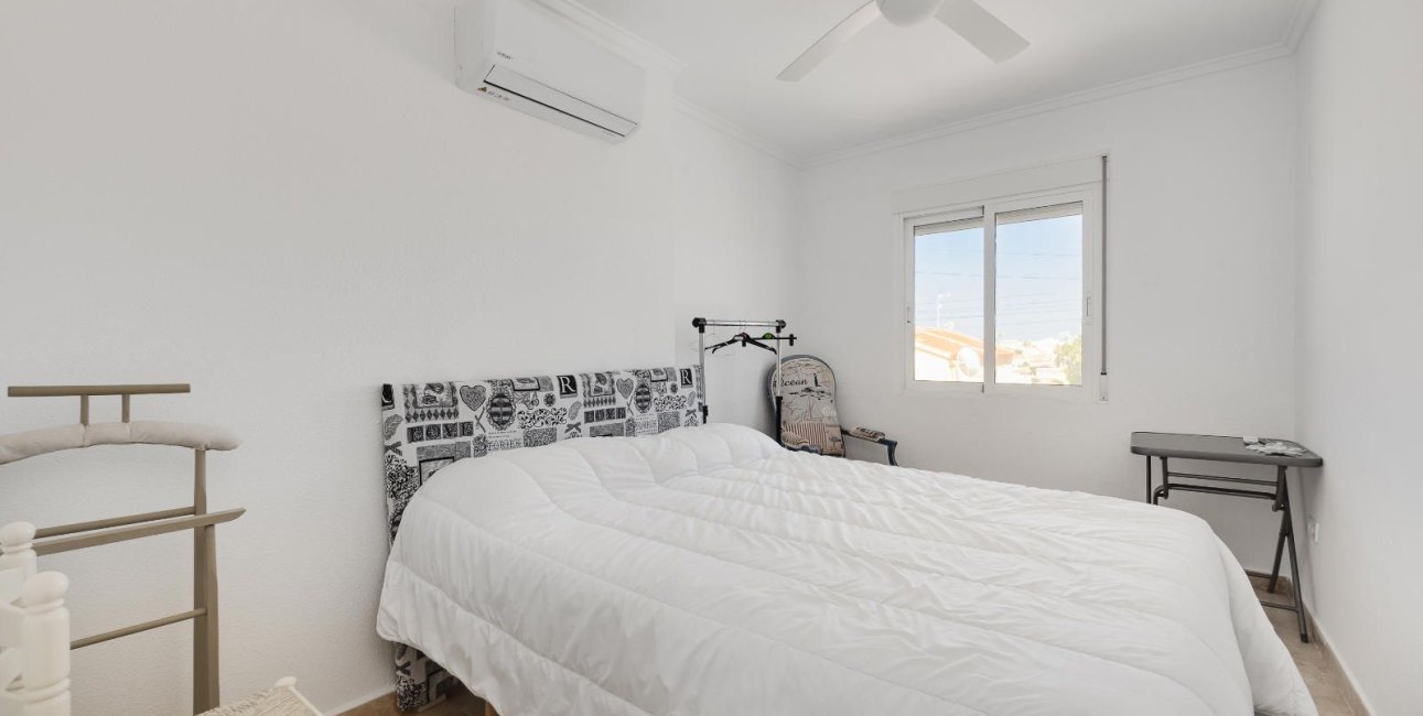 Resale - Villa -
San Fulgencio - La Marina