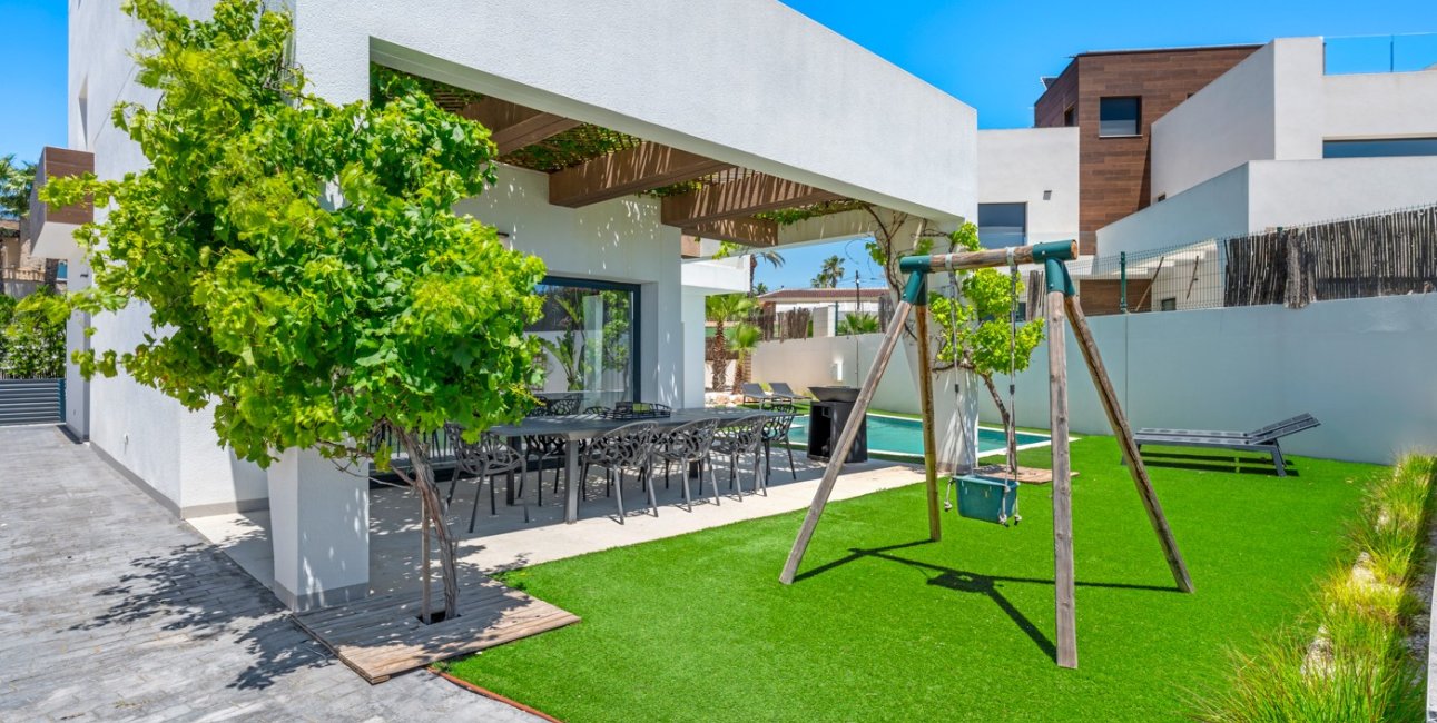 Resale - Villa -
Ciudad Quesada - Ciudad Quesada - Town