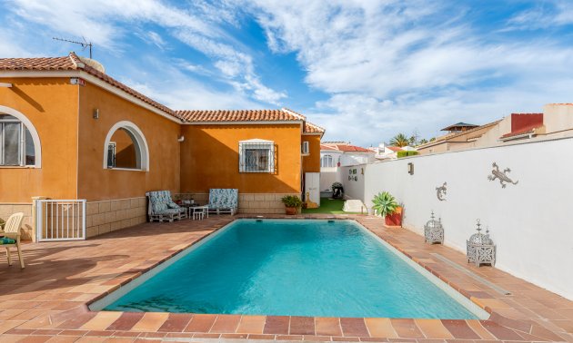 Resale - Villa -
Ciudad Quesada - Ciudad Quesada - Town