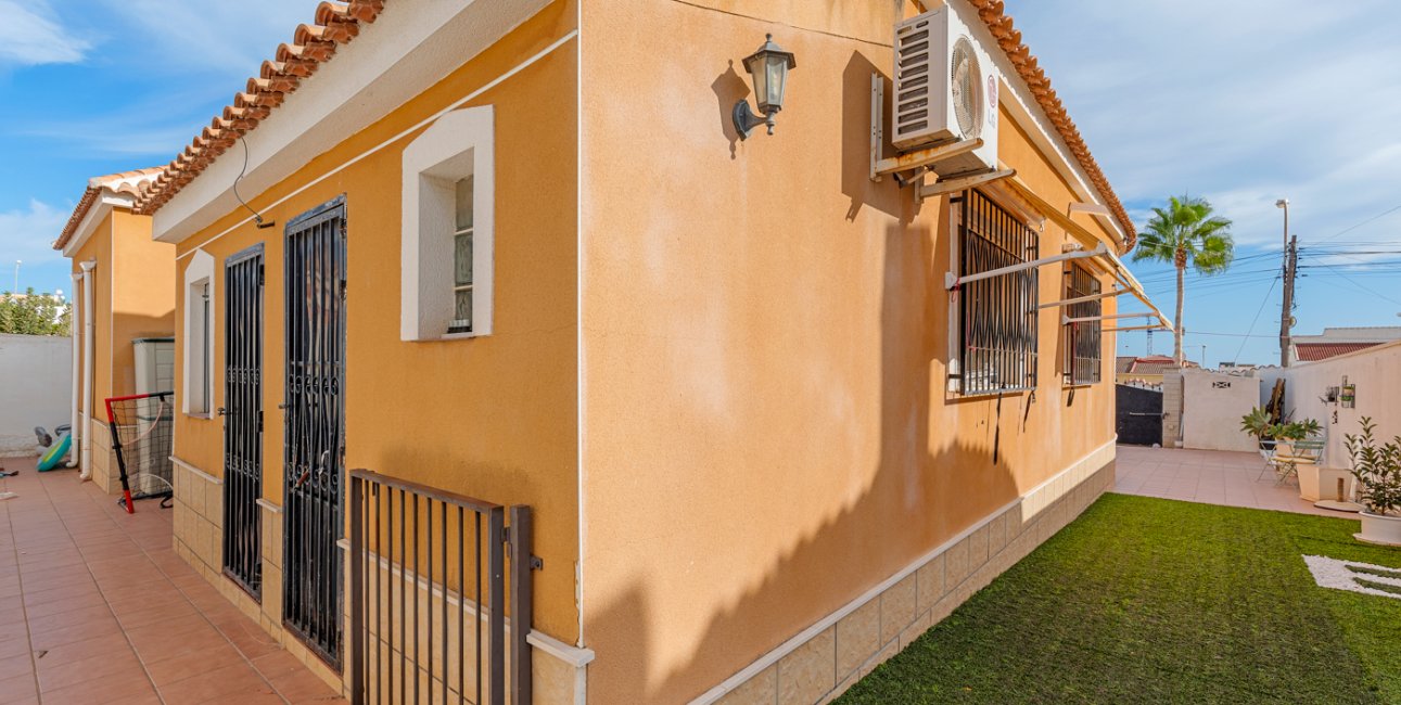 Resale - Villa -
Ciudad Quesada - Ciudad Quesada - Town