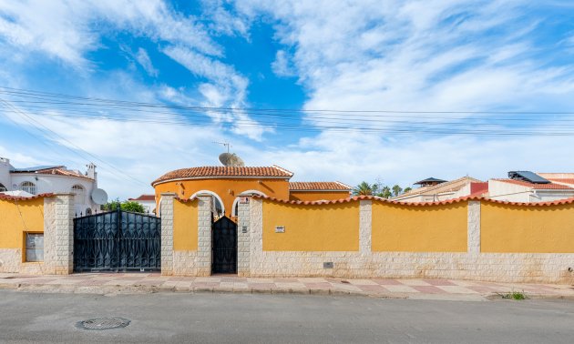 Resale - Villa -
Ciudad Quesada - Ciudad Quesada - Town