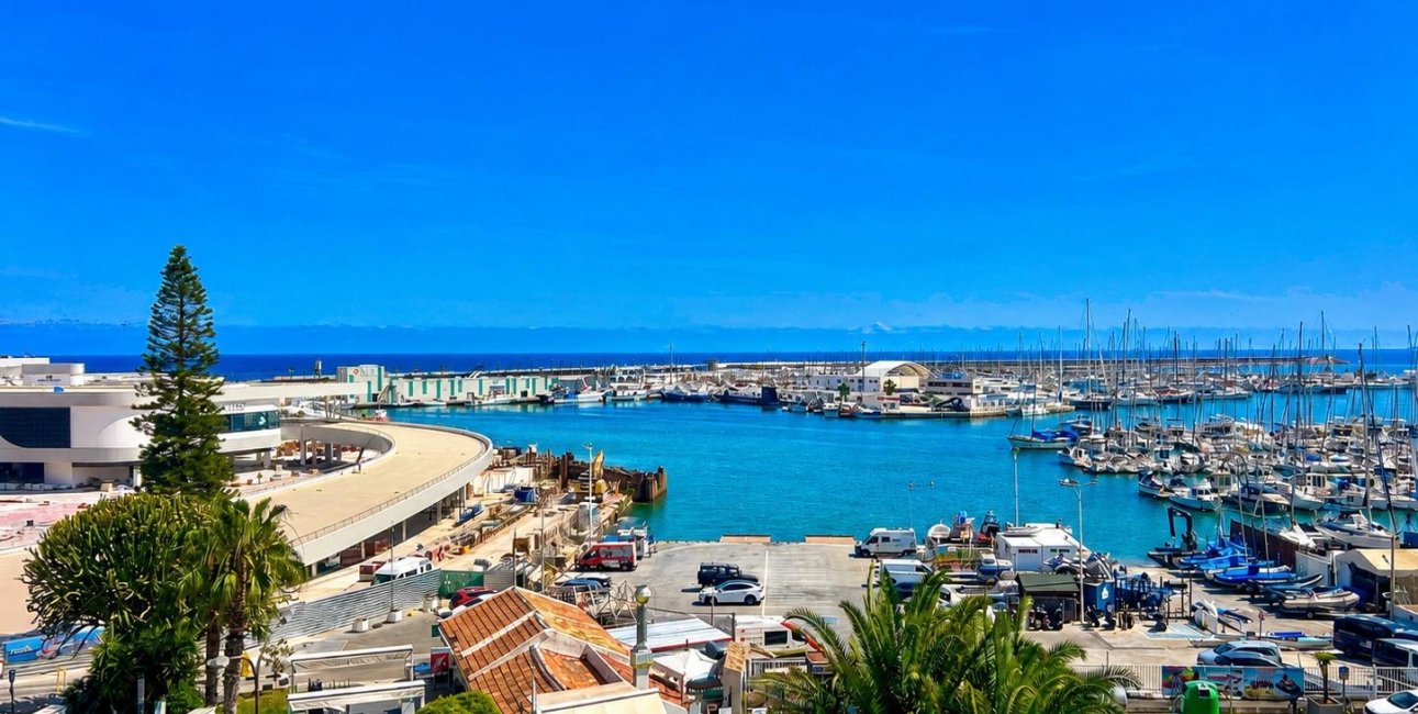 Resale - Apartment / flat -
Torrevieja - Paseo maritimo