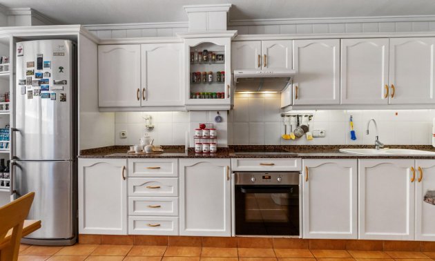 Resale - Apartment / flat -
Torrevieja - Paseo maritimo
