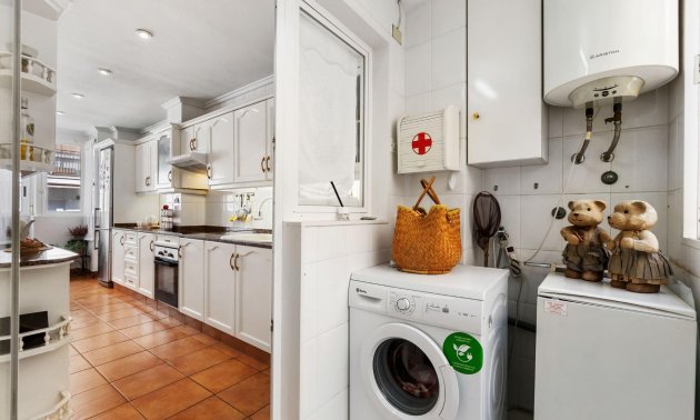 Resale - Apartment / flat -
Torrevieja - Paseo maritimo