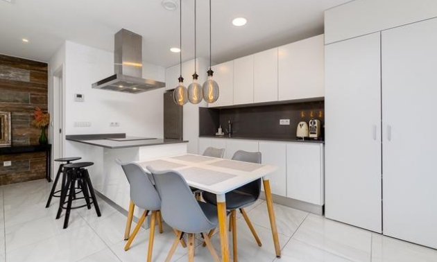 Resale - Townhouse -
Orihuela Costa - Las Filipinas