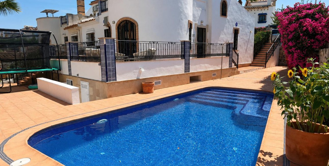 Resale - Villa -
Algorfa - La Finca Golf Resort