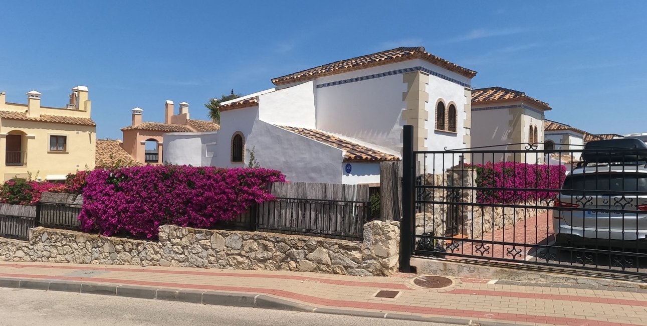 Resale - Villa -
Algorfa - La Finca Golf Resort