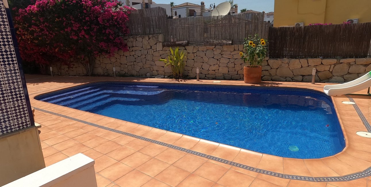 Resale - Villa -
Algorfa - La Finca Golf Resort
