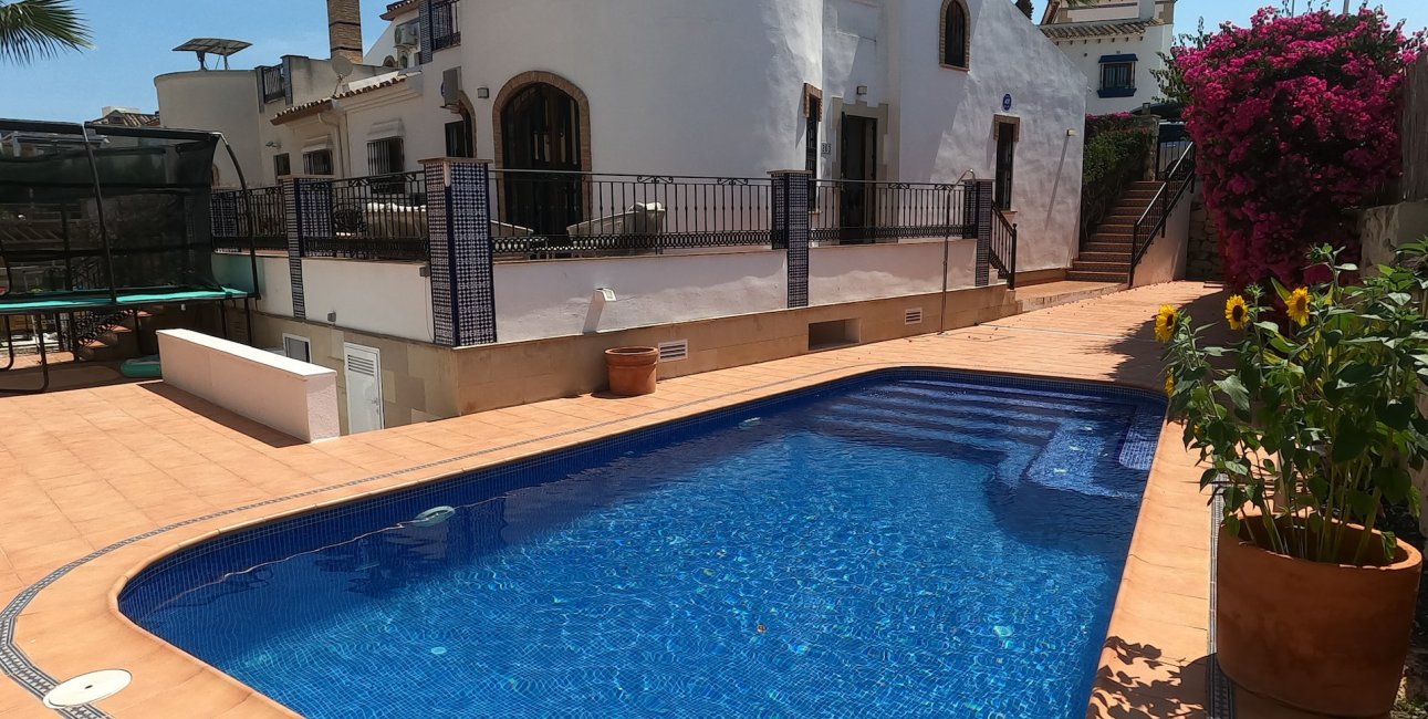 Resale - Villa -
Algorfa - La Finca Golf Resort