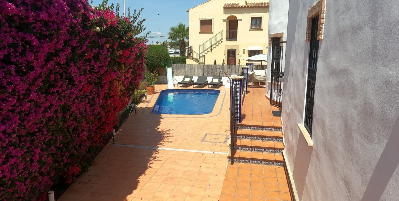 Resale - Villa -
Algorfa - La Finca Golf Resort