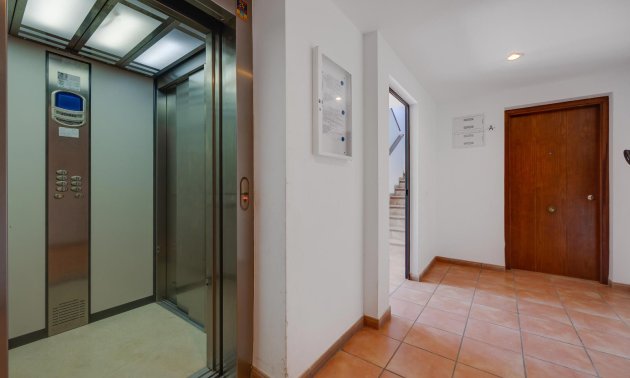 Resale - Apartment / flat -
Torrevieja - Punta prima