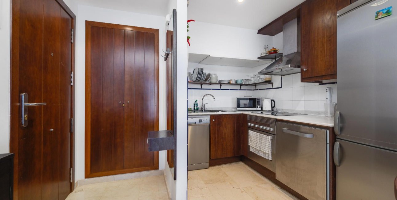 Resale - Apartment / flat -
Torrevieja - Punta prima