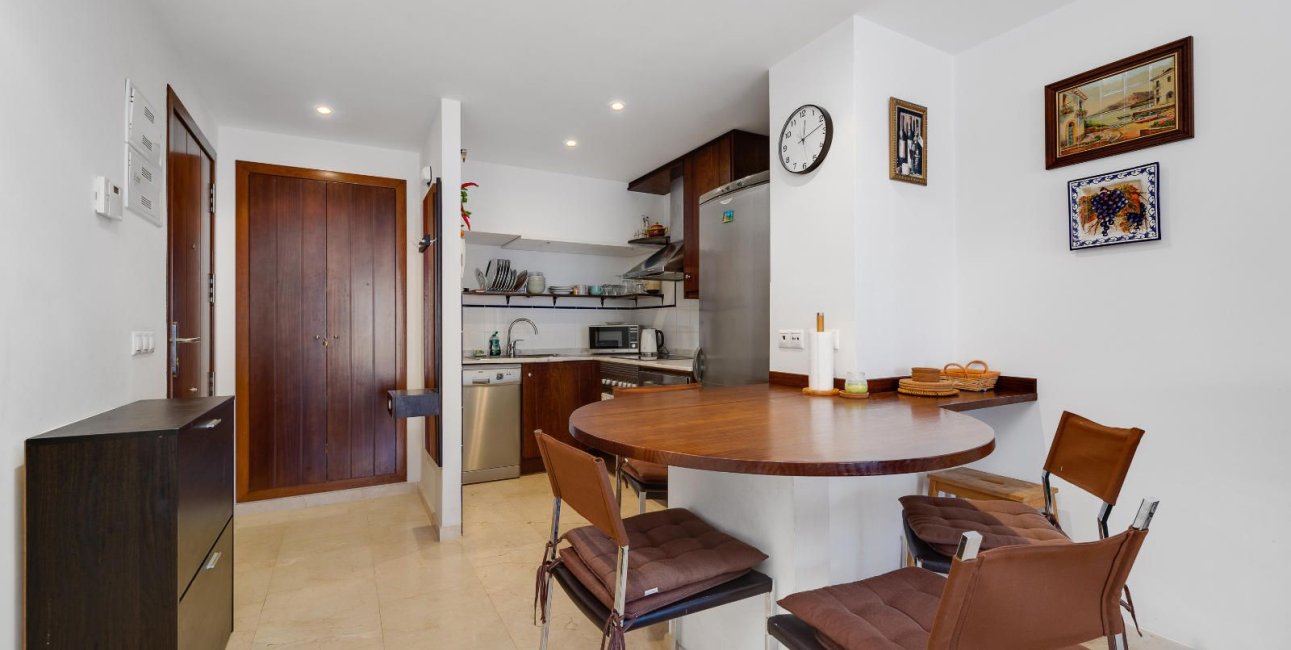 Resale - Apartment / flat -
Torrevieja - Punta prima