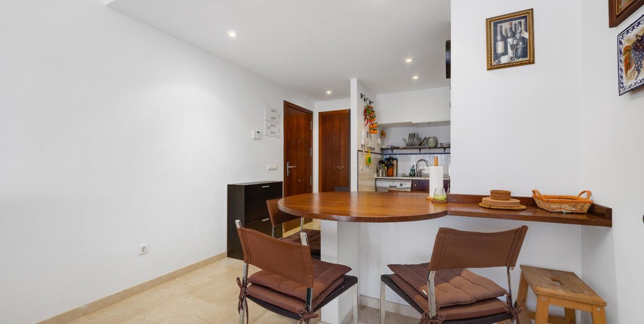 Resale - Apartment / flat -
Torrevieja - Punta prima