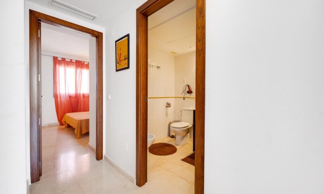 Resale - Apartment / flat -
Torrevieja - Punta prima